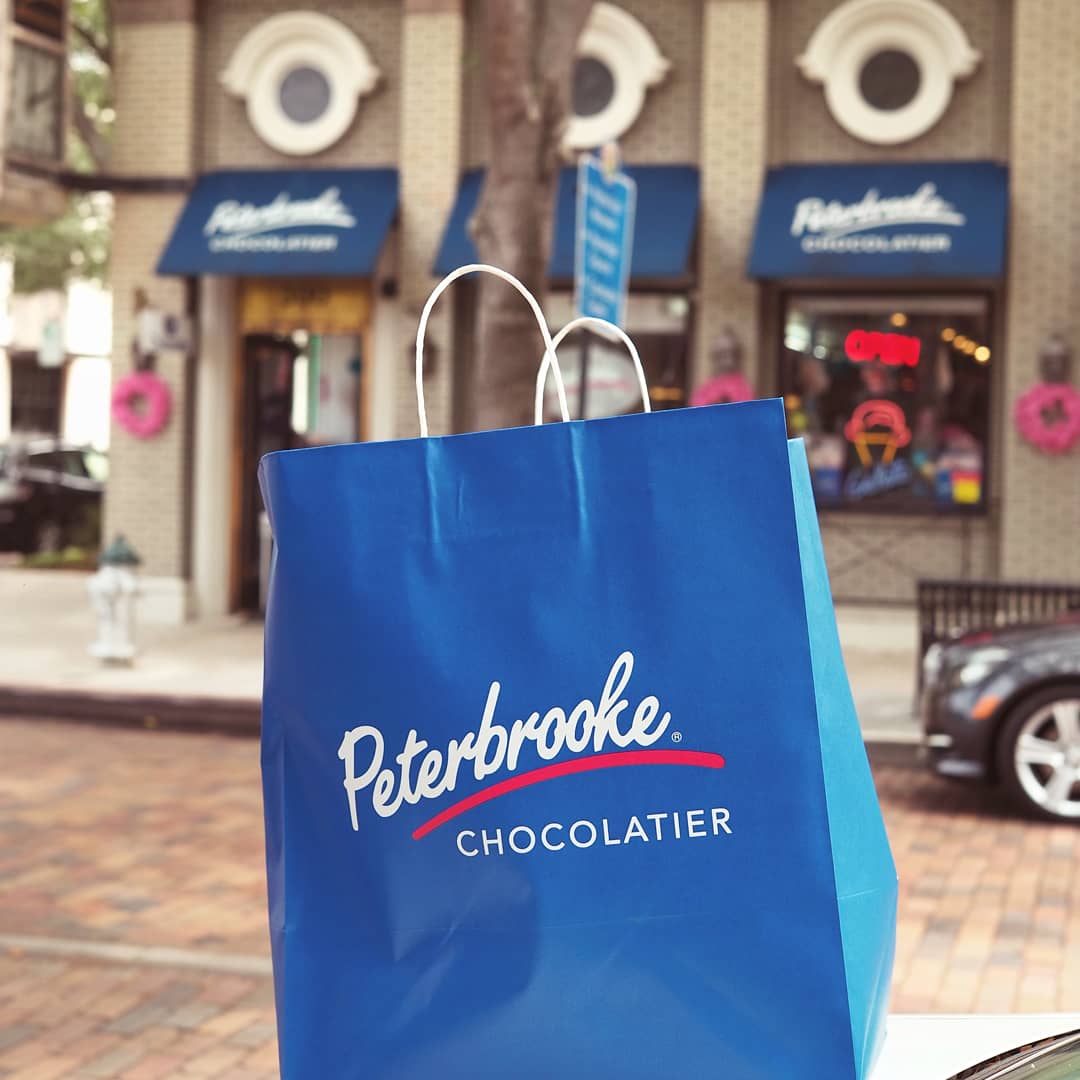 PeterbrookeWP's tweet photo. Park Avenue is back open to driving and parking. We are happy to bring your orders directly to your car any day! ⁣⁣⁣
⁣⁣⁣
🍫 We are open till 8:00 PM today to stop by the shop or call us at (407) 644-3200 for curbside pickup or local delivery. 🛵 ⁣⁣ https://t.co/pg8TZOT8ga