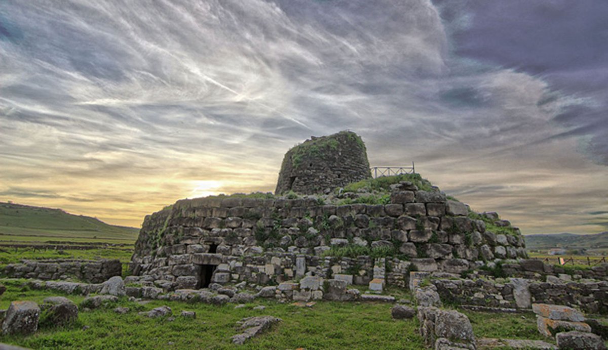 TrueAncestry's tweet image. Among the latest #DNAsamples released: Medieval Spain, African #SlaveTrade Colonial Mexico, Distillery Cave Argyll &amp;amp; Bute Scotland, #BronzeAge Wales &amp;amp; England, #Medieval Turkic Nomads, Bronze Age Sicily &amp;amp; #Nuragic Sardinia! | #archaeogenetics #genetics mytrueancestry.com