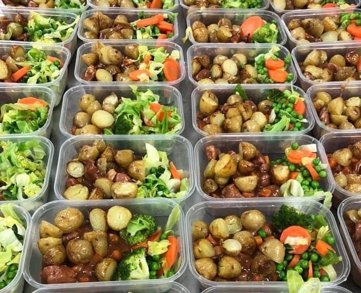 LeicsFreemasons's tweet photo. Freemasons provide pre-cooked meals for nurses, doctors and paramedics across Leicestershire.
They are receiving quality home cooked meals thanks to a local Freemason and a grant from Leicestershire and Rutland Freemasons. Please read, retweet and comment  https://t.co/dcCm5Q4CIF https://t.co/AlUbOWXTh1