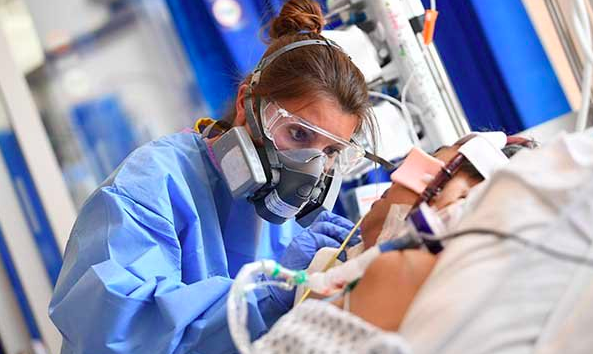 NursingNow2020's tweet photo. "It is fair to say that no one will look at #nurses in the same way again after this – but how do we harness the new insights into #nursing &amp; respect for #nurses to advance our profession?" Read @bathebrit's piece for @NurseStandard here: https://t.co/0EBwLNuEY3 #Nurses2020 https://t.co/zf7037CJxl