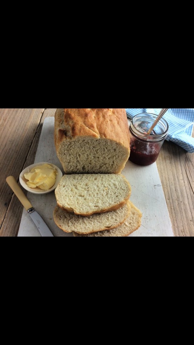chilterndirect's tweet photo. "This is my no-knead method, it’s super easy, but don’t try and knead it it’s too wet a mixture, also don’t use a mixer, it will just stick to the dough hook. Make sure your measurements are exact for the flour and water." To view the recipe, click https://t.co/bNc8xmGzer https://t.co/fiOpDaIFLh