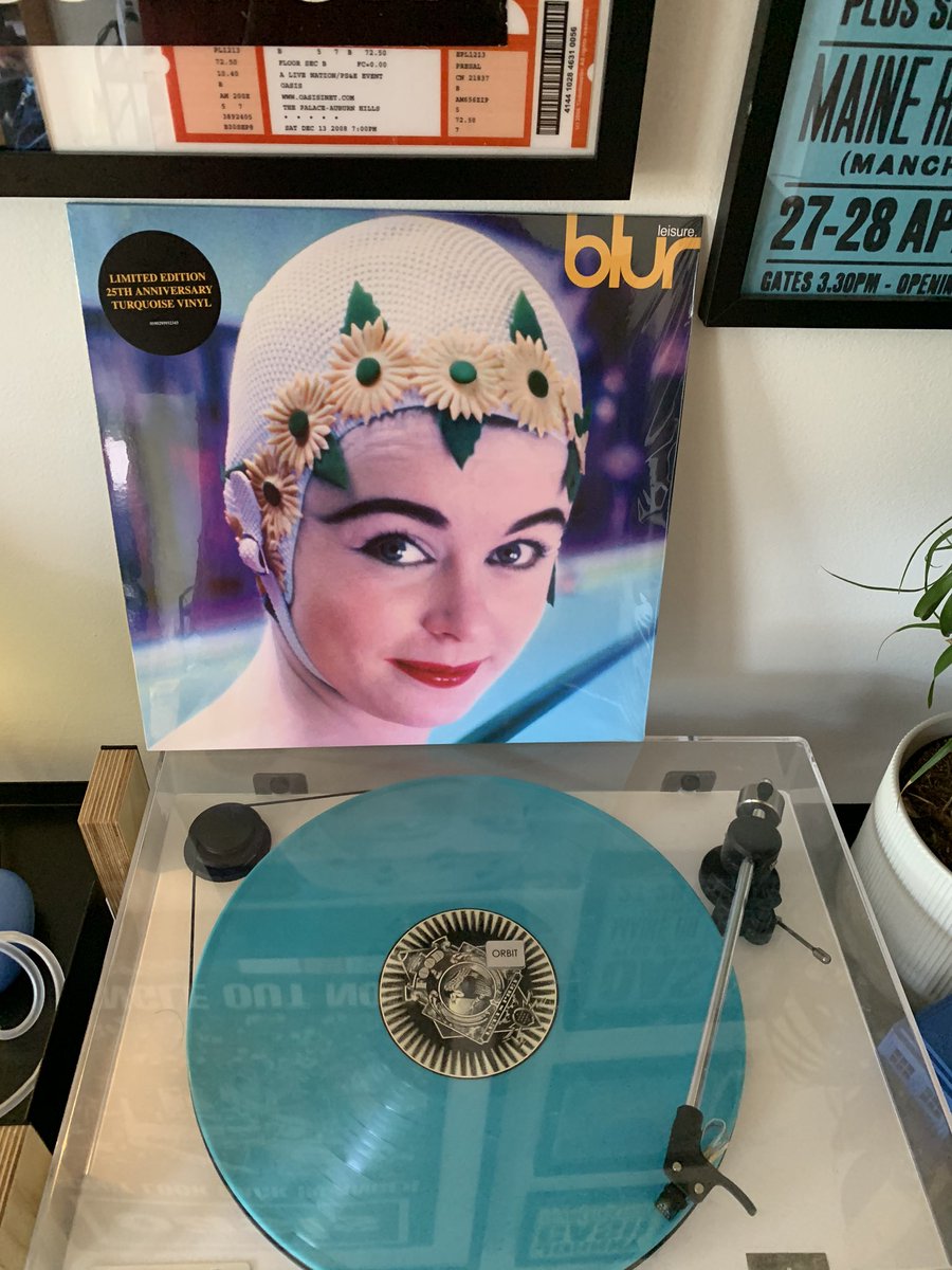 37) i screwed up the numbering on the last two. Anyway, starting off today with Blur’s 1991 debut. These next 20 or so albums are going to be very, very heavy on the Britpop. Also, that turquoise pressing tho...  #CoolBritannia