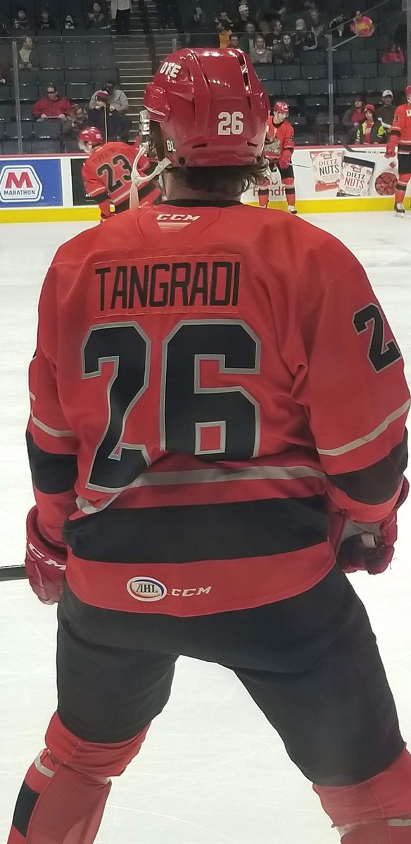 jenn1118_'s tweet image. Seeing this jersey back on the ice ❤❤ @ETangradi Heart and soul of @griffinshockey #TangoTime💃🏻