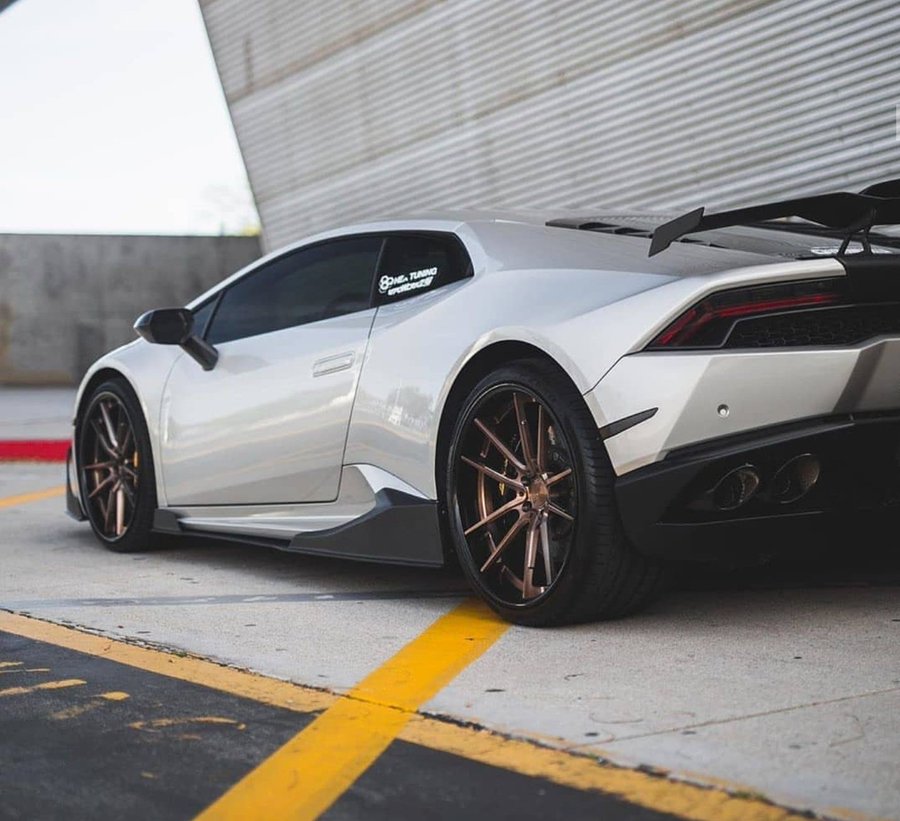 Automobile_001's tweet photo. Clean Lamborghini Huracán 🐃. https://t.co/8LtFU6vuHQ