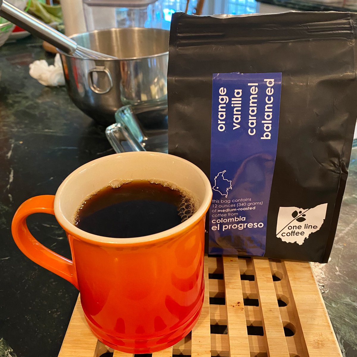 One Line Coffee Colombia El ProgresoBrewed this really wonderful coffee over the weekend and I’m absolutely digging it, further cementing Colombia as one of my favorite coffee regions. Picked this one up from  @HOMAGE who are supporting their favorite Ohio businesses!