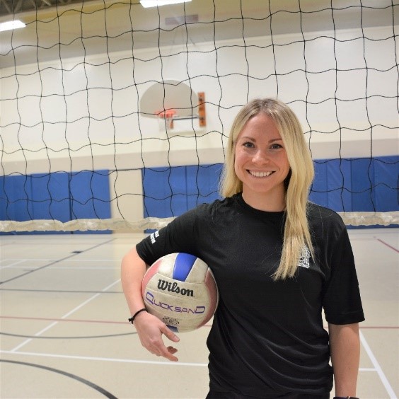 lpsmediaoffice's tweet photo. My name is Kacey. I am the Wellness Coordinator for the London Police Service. My position was recently created here at LPS, and I'm very excited to be the one pioneering the wellness programming for our members. Read more: https://t.co/ug2f63ZgMK  #Policeweek2020 #PoliceWeekON https://t.co/8dlLtrW4in