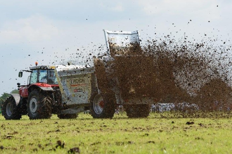 More farmers are analysing inputs and outputs when it come to their grassland and manure management finds our new farmer survey, helping cut costs and improve efficiencies. ow.ly/xku750zD1yN