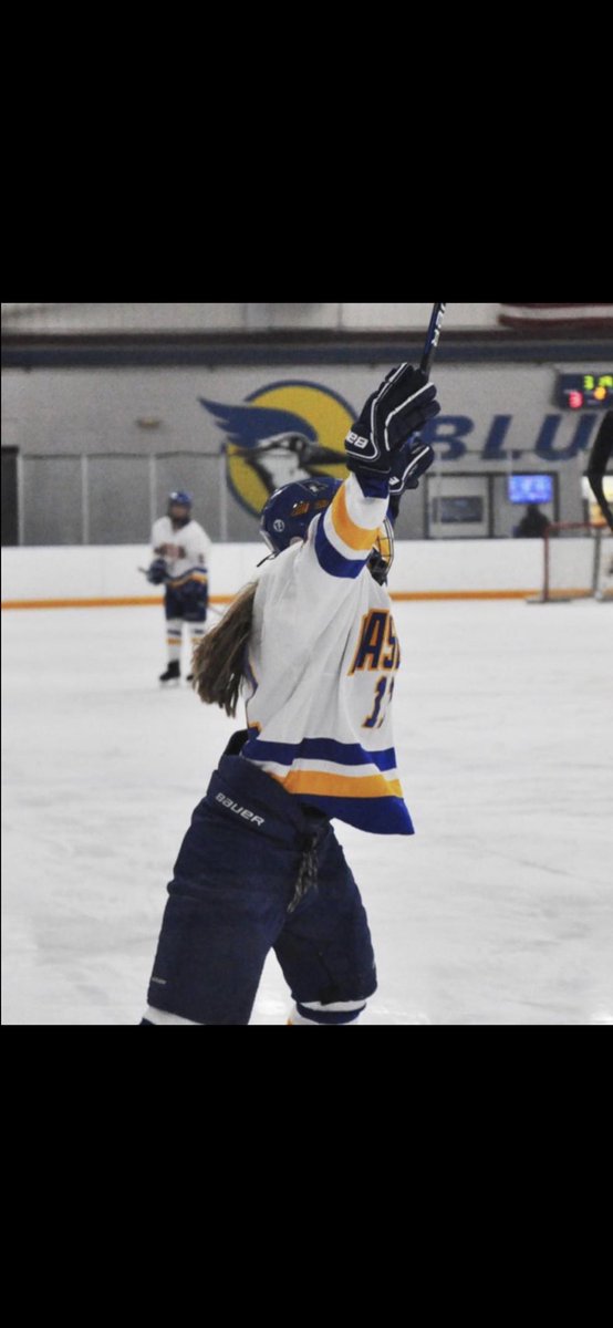 jayde_pederson's tweet photo. Excited to announce that I will be furthering my athletic and academic career at Finlandia University in Hancock Michigan. Huge thank you to my coaches over the years and my friends and family! I couldn’t have done it without all the support!! #onceabluejayalwaysabluejay 💙💙 https://t.co/EyjmYbQPZf