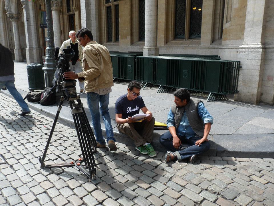 rohanpatoley's tweet photo. BTS- This is what we do in between, time lapses. What say
@kamakhyanarayan?
shot was taken while filming for #Foodicted in #Brussels , #Belgium.
@travelxp #ThrowbackMemories
#traveldiaries #travelshoot #televisionpresenter #behindthescene https://t.co/Juqepf7vC8