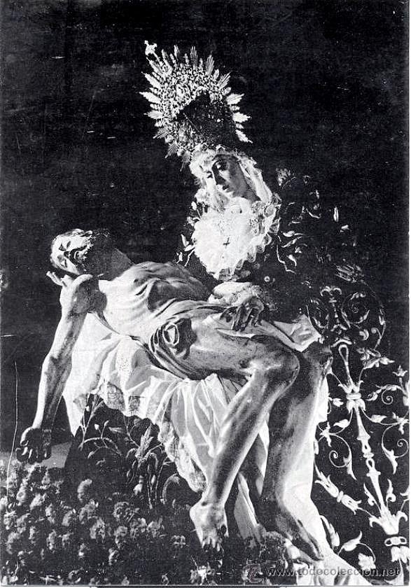 Fotografía del Santísimo Cristo de la Providencia y la Virgen de los Dolores de la Hermandad de los Servitas para sus cultos del año 1977.

<a href="/RealHdadServita/">Real Hermandad Servita</a>

#HispalisCofrade 
#TDSCofrade