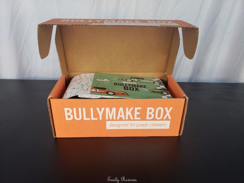EmilyReviewsCom's tweet photo. Bullymake box subscription box for dogs who are powerful chewers! #aggressivechewer #powerchewer #puppy #bullymake #bullymakereview #ad @bullymake https://t.co/Vfq64BMHx5 https://t.co/SjWDQLpXla
