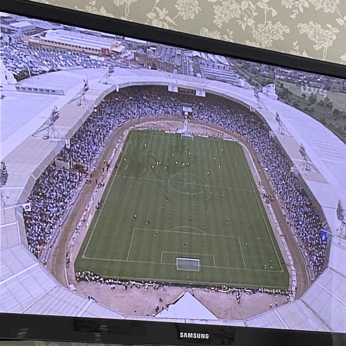 AppsMedia08's tweet photo. #Euro96Relived Wonder what the score will be 🤔😂 https://t.co/4ncF8zoDvN