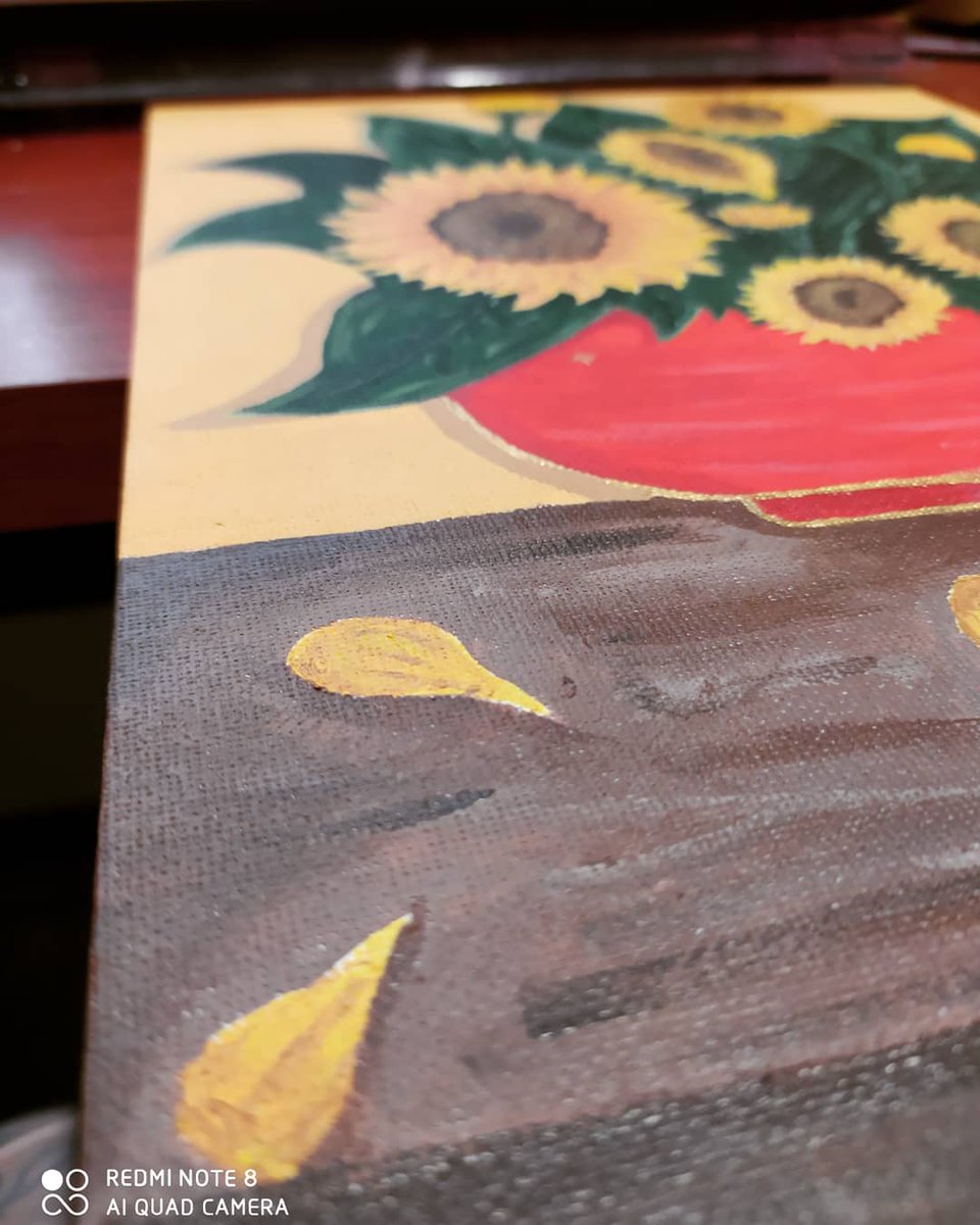 BloomPreminger's tweet photo. Feliz día de las madres 🥰 Este día le regale este cuadro a mi madre me fascinó el resultado y a ella mas. Nunca había hecho algo como esto 
#proudofme #girasoles🌻 #lovemom❤️ https://t.co/WGuDwZfLDa