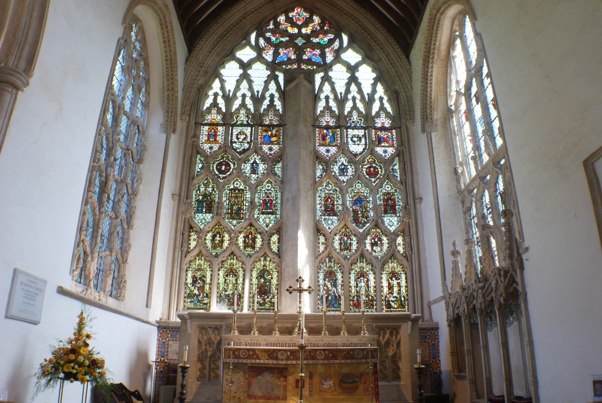 Since this is supposed to be about the great lost churches, maybe we should be thankful for the one that survived exceptionally intact, thanks to the chancel being being purchased by Richard Beauforest in 1544 and given to the town.It is very long and hence a pain to photograph!