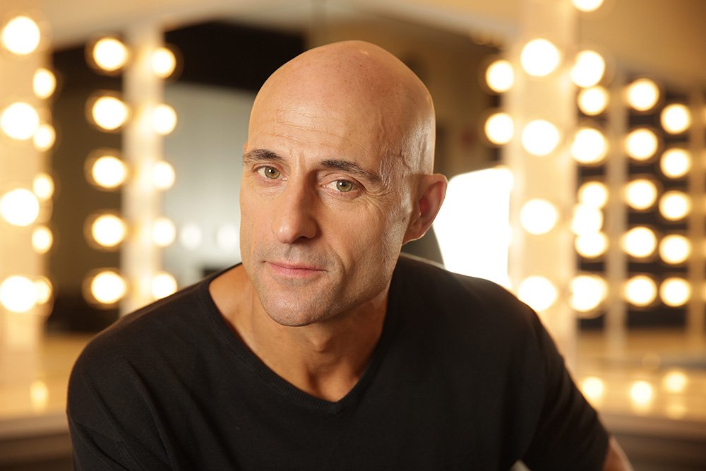 HeroCompLexx's tweet image. Lex had been in the process of being made up for a tv interview when he turned to you....

"What? Forgive me I didn't hear you."

#openrp