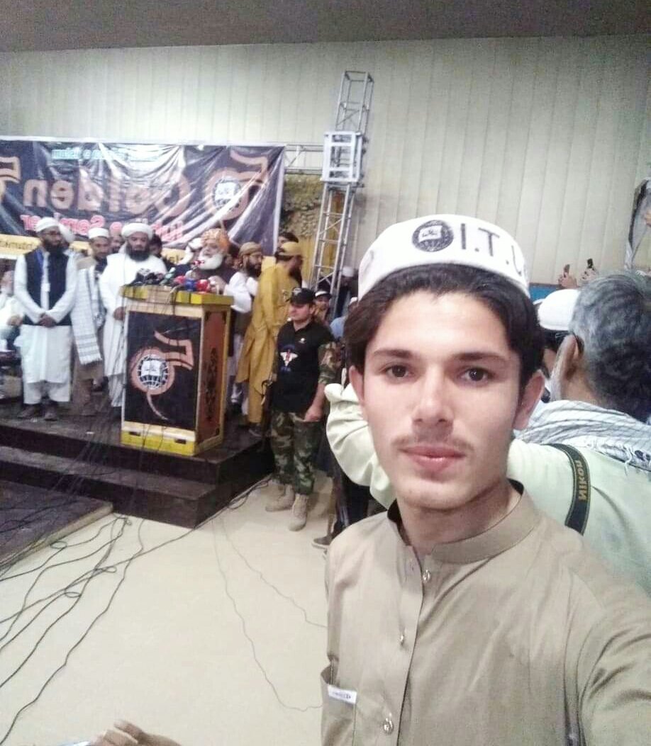 saif_jui's tweet photo. میں ٹویٹر پر جمعیت علمائے اسلام کے لئے کام کرتا ہوں
بس مجھے اپنا لیڈر مولانا فضل الرحمٰن صاحب انتہائی اچھا لگتا ہے
مجھے فالو کریں تاکہ فالو بیک کروں آپکو
#FollowJUITeam https://t.co/xSRoygBktm
