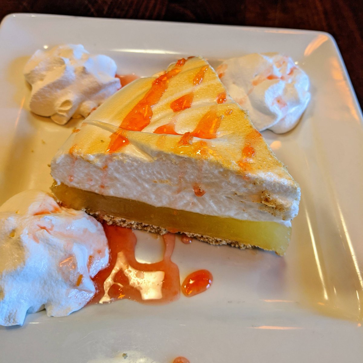 PlayersBarGril's tweet photo. Happy Monday! We are excited to offer boursin stuffed mushrooms, a cowboy burger, and lemon meringue pie this week! Don't forget to get your mule on with $5 mules today.😏 See you soon! https://t.co/BMn1YJMhaT