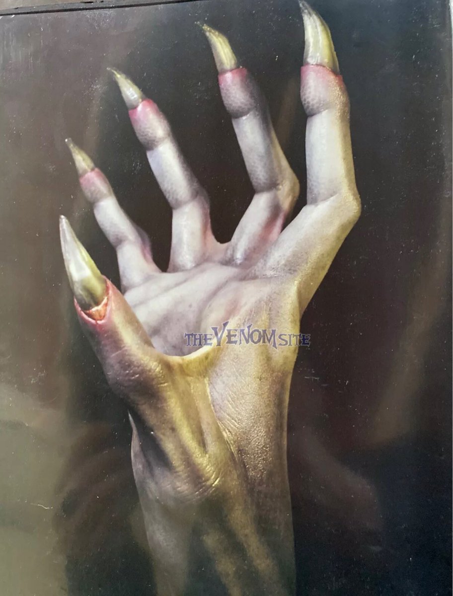 thevenomsite's tweet photo. Never before seen pictures of the original Venom animatronic from Spider-Man 3 with a gnarly close up of one of the hands and the spider symbol deisgn! https://t.co/XxhnjyC4Sg