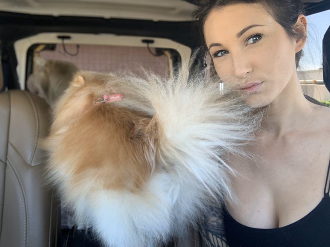 I can&rsquo;t get us all looking in the same direction at the same time 😐 family photos are a lie. Waiting