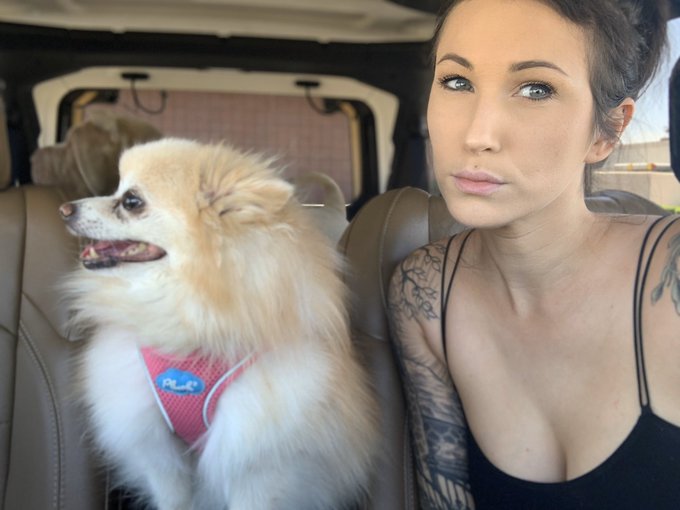 I can&rsquo;t get us all looking in the same direction at the same time 😐 family photos are a lie. Waiting