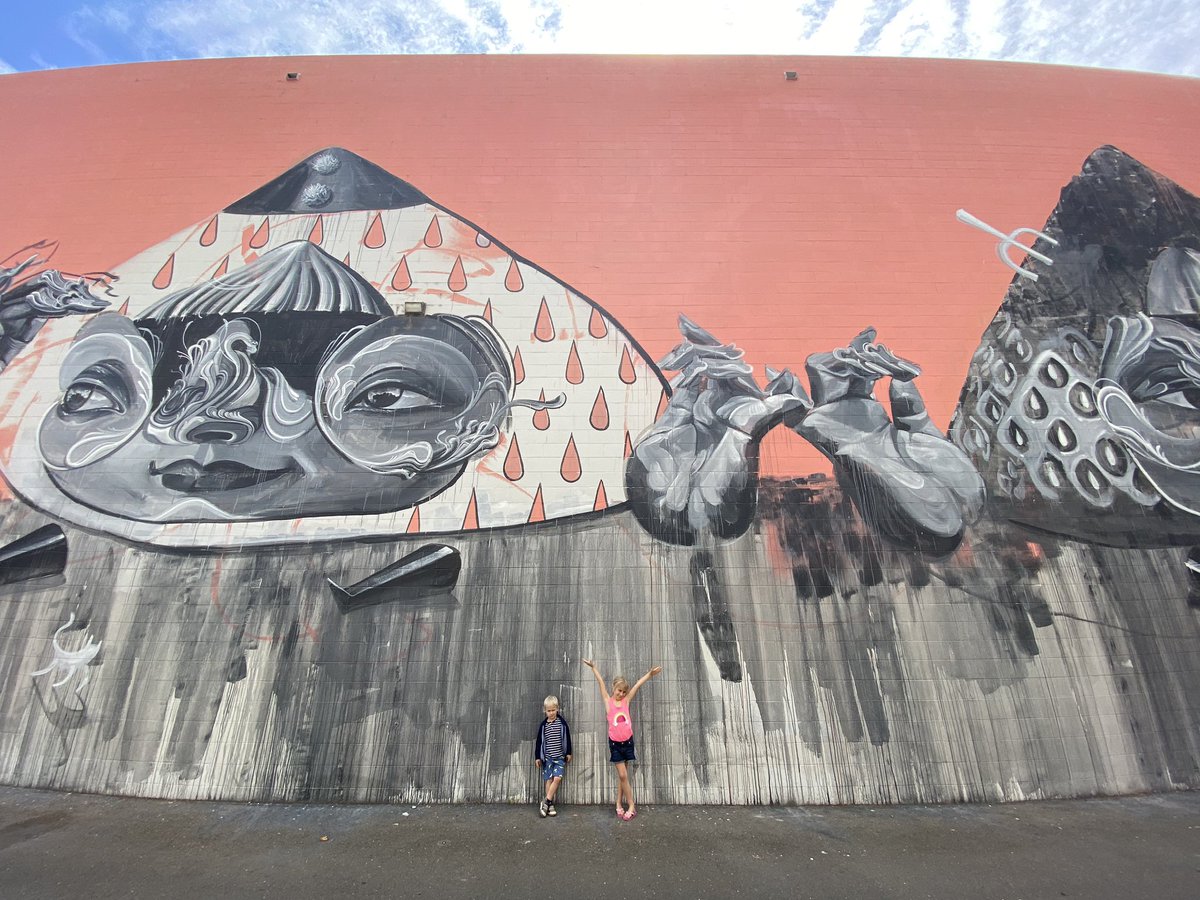 JMMuu's tweet photo. Impromptu mural tour around @ExploreMidtown ... loving this one by #Caratoes https://t.co/mINKP9n9m1