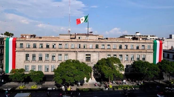 gdehoyoswalther's tweet photo. La #LeyBonilla pasará a la historia como un intento fallido de fraude a la Constitución. Celebro que la @SCJN con su resolución restaure el orden jurídico, definiendo con claridad que la soberanía estatal jamás puede ser ejercida violentando la democracia y los derechos humanos. https://t.co/E4DXQ0XLF0