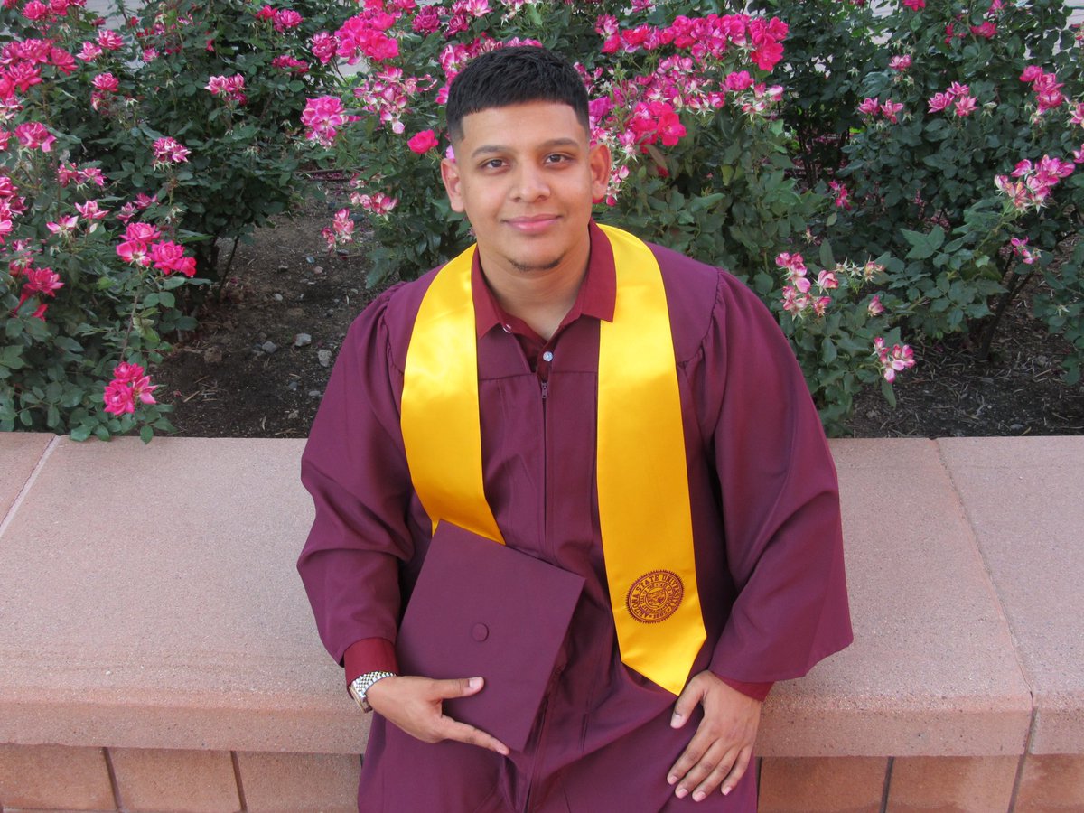 j_rincon98's tweet photo. Today, I officially graduated from the W. P. Carey School of Business at Arizona State University with a B.S. degree in Supply Chain Management.  

“No llega antes el que va más rápido sino el que sabe dónde va.”

#SCM #EducatedLatino #wpcgraduation #Classof2020 https://t.co/aS7GAaL4oH
