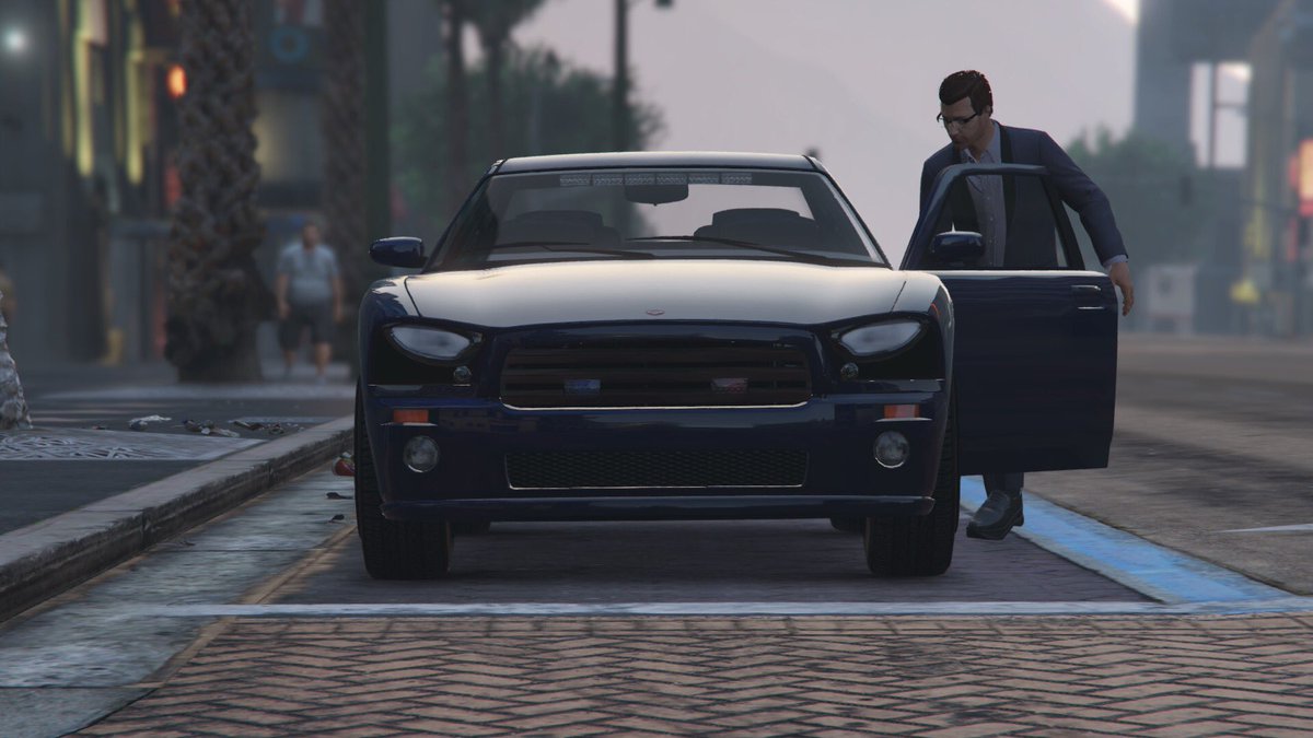 WinstonMM_FIB's tweet photo. *WM gets out and heads to the courthouse where the FISA court is located* https://t.co/caVZE1YA3h
