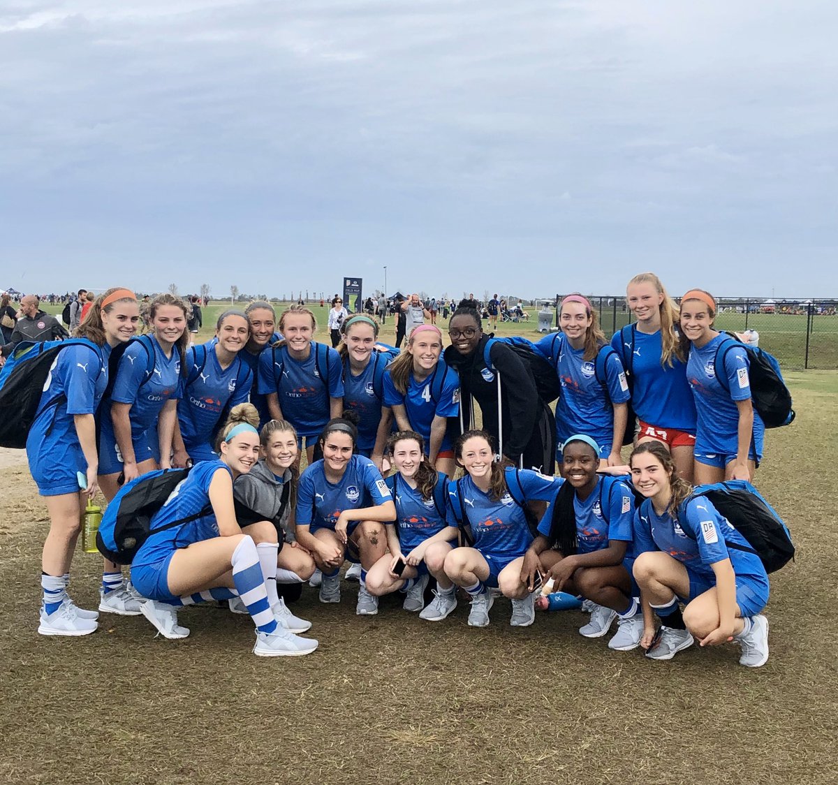 carolinerae17's tweet photo. Missin my girls :( @CSA_Soccer https://t.co/12hzQBSmvY