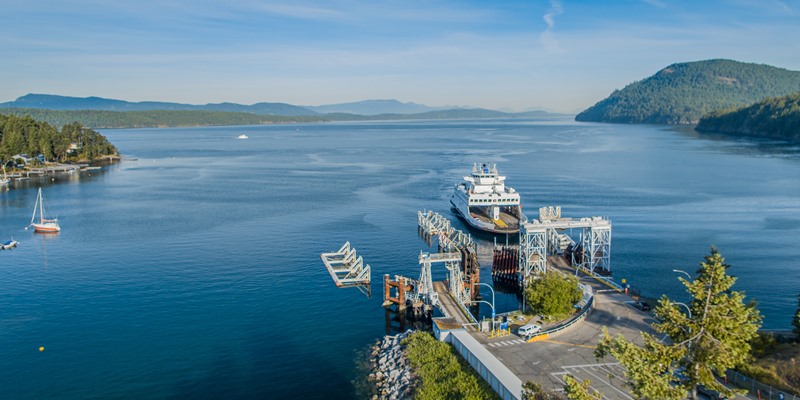 #BCFHeadsUp
In keeping with the direction from <a href="/BCGovNews/">BC Government News</a>, we're reminding customers to avoid all non-essential travel, including travel over the upcoming #VictoriaDay long weekend.

If you must travel, passenger capacity is limited to 50%.

ℹ ow.ly/UfIW30qEoM6 ^mj