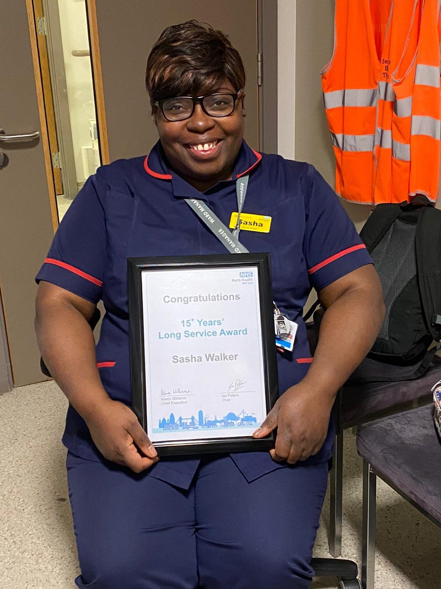 SurgeryRlh's tweet photo. Congratulations to our Lovely manager. For her long service award 🥇!!! Wishing you more and more years!!!!😊
@NHSBartsHealth 
@RoyalLondonHosp 
#BartsShero
#NHShero https://t.co/cxMpTmqYX7
