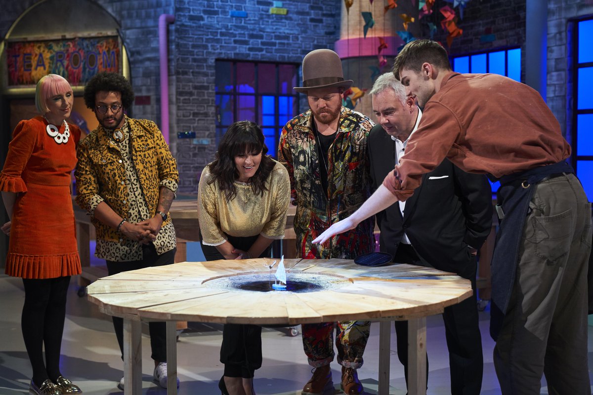 tattydevine's tweet image. Did you miss @HarrietVine as Craft Expert judge on #TheFantasticalFactoryofCuriousCrafts on @Channel4 last night? You can get it on catch up here: 🎉✂️🎊 ow.ly/t95d50zCtbn #TFFOCC With @lemontwittor, @AnnaRichardso, Zak Khchai and celebrity guest @EamonnHolmes!