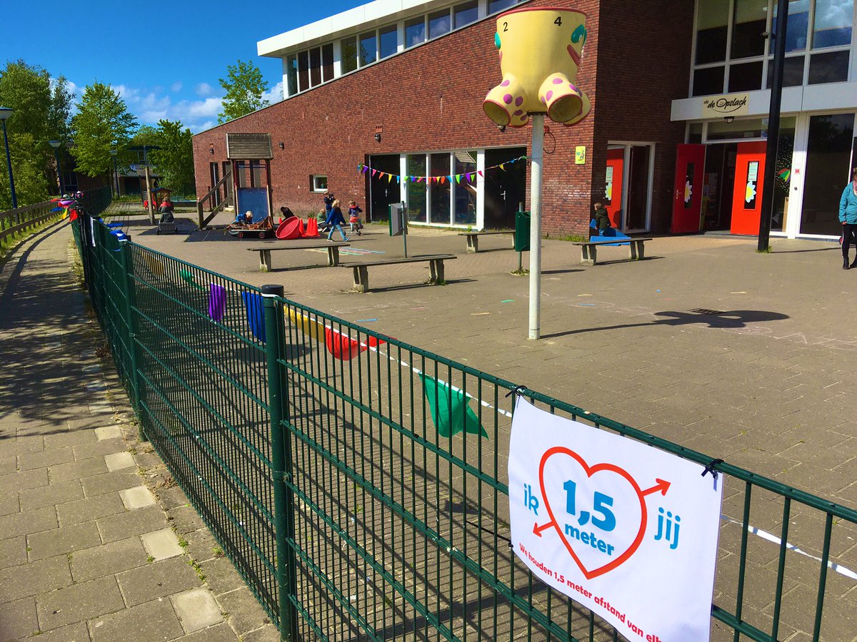 EwoudvdW's tweet photo. Wát een enthousiasme van leerlingen vanochtend bij de herstart op @OBSdeOpslach @WommelsNL. 🤩 Een aantal nog een beetje voorzichtig maar bij het zien van klasgenoten en leerkracht was dat al heel snel goed. 
Ja, daarom hebben we met het team in de meivakantie doorgewerkt. 💪👍 https://t.co/kX2YQVJkr1