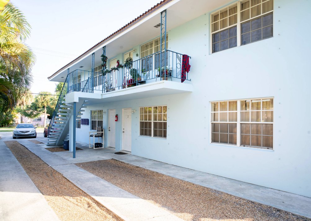 dluxjed's tweet image. #Quadplex one block from #Intracoastal in Palm Beach County, FL
• Great location for short-term rentals, #Airbnb 
• Large units: Leasable area SqFt 3,600+
ow.ly/eWh050zD5Sh

#realestate #apts #shorttermrentals #vacationrentals #multifamily #florida #water #marina #beach