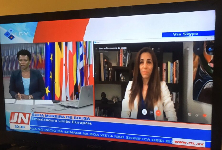sms_eur's tweet photo. On national TV 8 May was a great opportunity to discuss greater importance of union & solidarity in our difficult times #EuropeDay and pay tribute to culture, announcing @EUinCV 9May #EUmiCasa concert 👉https://t.co/Rlje2LXQCp https://t.co/USQMeDmEkE