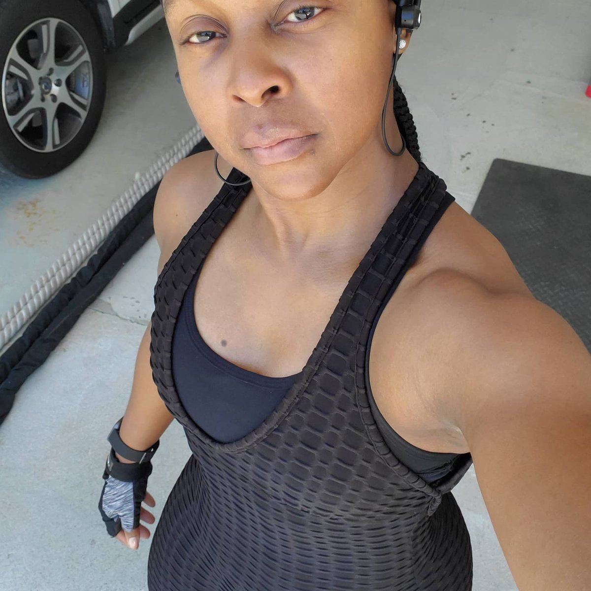 4aunatural25's tweet photo. Set the tone for your week! 
#gotitdone✔✔ #legday✔✔ #absession ✔✔ #fitnessguru #fitnesswarrior #healthguru #healthwarrior #fitmeme #fitmom #fitwifehappylife #43fitandfabulous #mondaysgrind #dopefitchick https://t.co/Ucb0fKyH3c