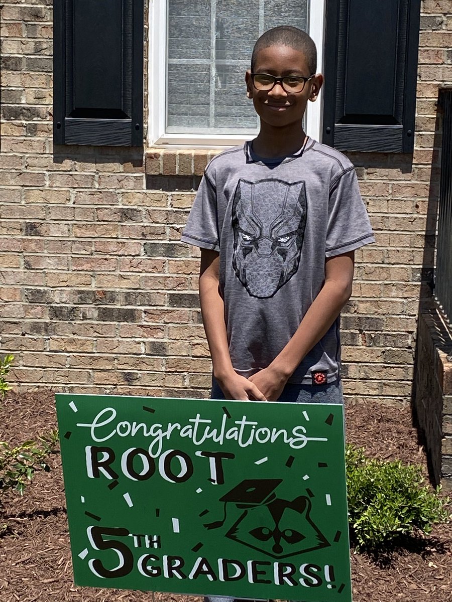 RootElem's tweet photo. 3 more PAWSome 5th graders and their signs. Miss you all!!!! https://t.co/7TRJ4K3nps