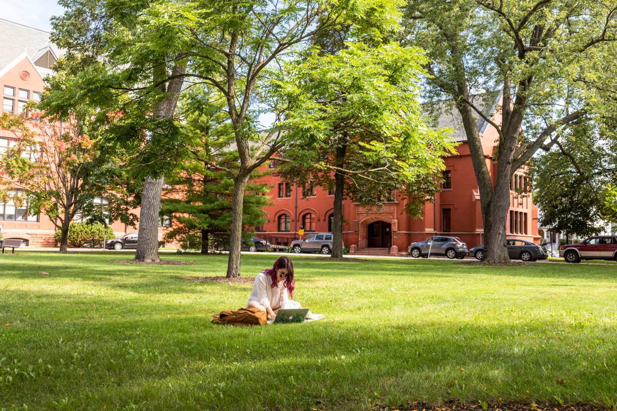UWM's tweet photo. You made it to the final week, Panthers! Study hard this week and good luck on your finals. https://t.co/xCczTmBdXR