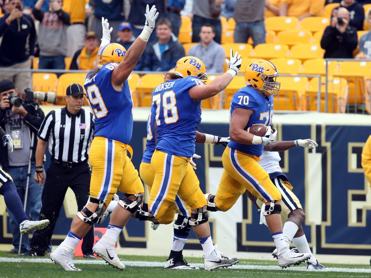 Blessed to receive an offer from the University of Pittsburgh! <a href="/coachcsanders/">Cory Sanders</a>