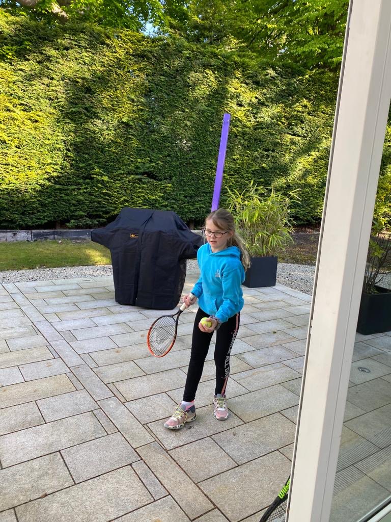 StGS_JunSport's tweet photo. Despite being apart @StGerardsSch got together online for the annual JS Family Tennis evening ☺️ The sun was shining and the participation was exceptional. Well done to all who took part and a BIG thank you to the STD. 6 tennis team for hosting tonight’s event 🎾 https://t.co/fhVhjymeFs