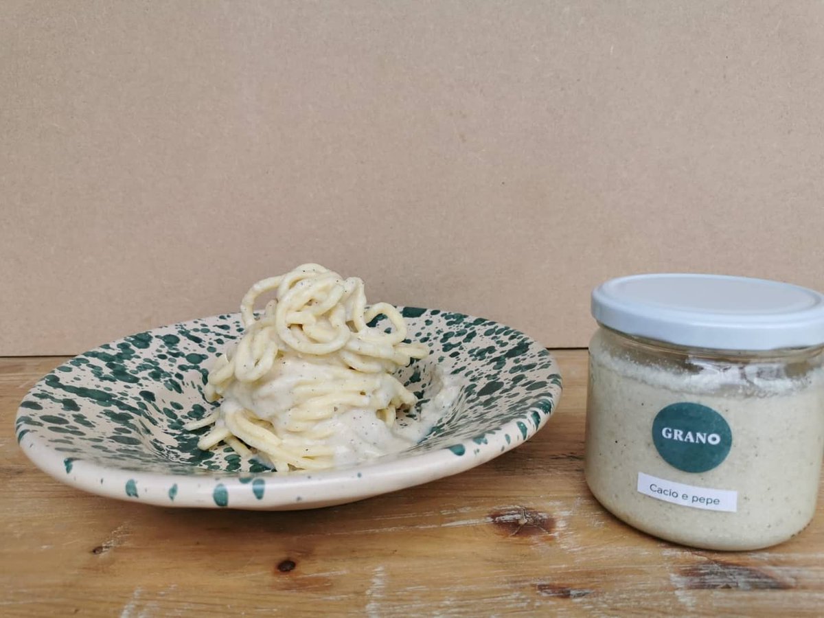 granodublin's tweet photo. Cacio e Pepe. One of our sauces available on the Grano a Casa menu. A simple delicious recipe that is easy for you to finish at home. Just follow our instructions. Soon we will post a video tutorial too 😀
Order at https://t.co/zpCUpnFcnY from Tues morning for collection Thur-Sat https://t.co/Stt7FJucBD
