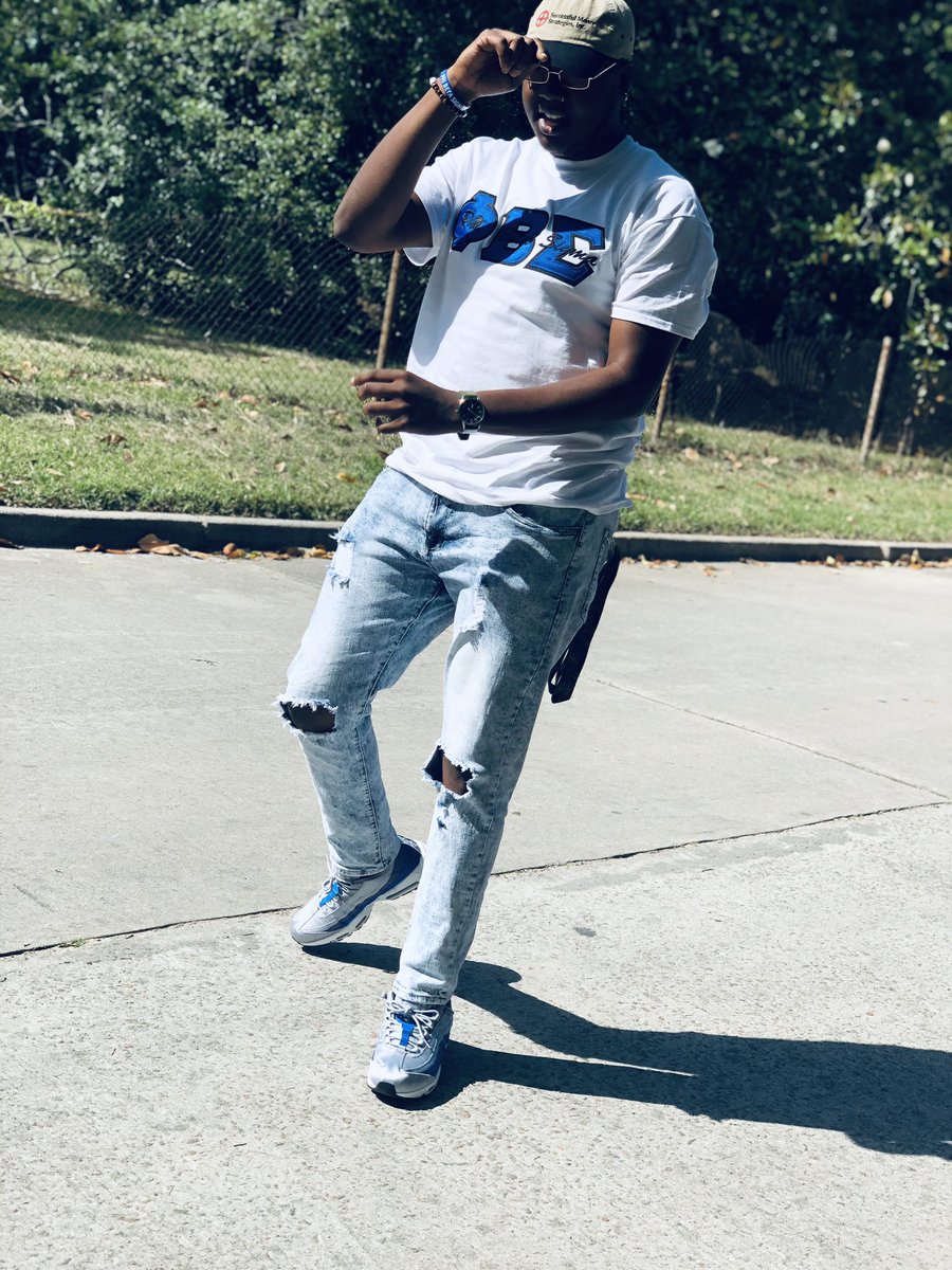 Blu_Encore7's tweet image. I’m not romantic I’m just NaΣty 
🤘🏾🤘🏾💙💙🐺🐺 #ΦΒΣ #Spr20 #Encore #TailClub #7