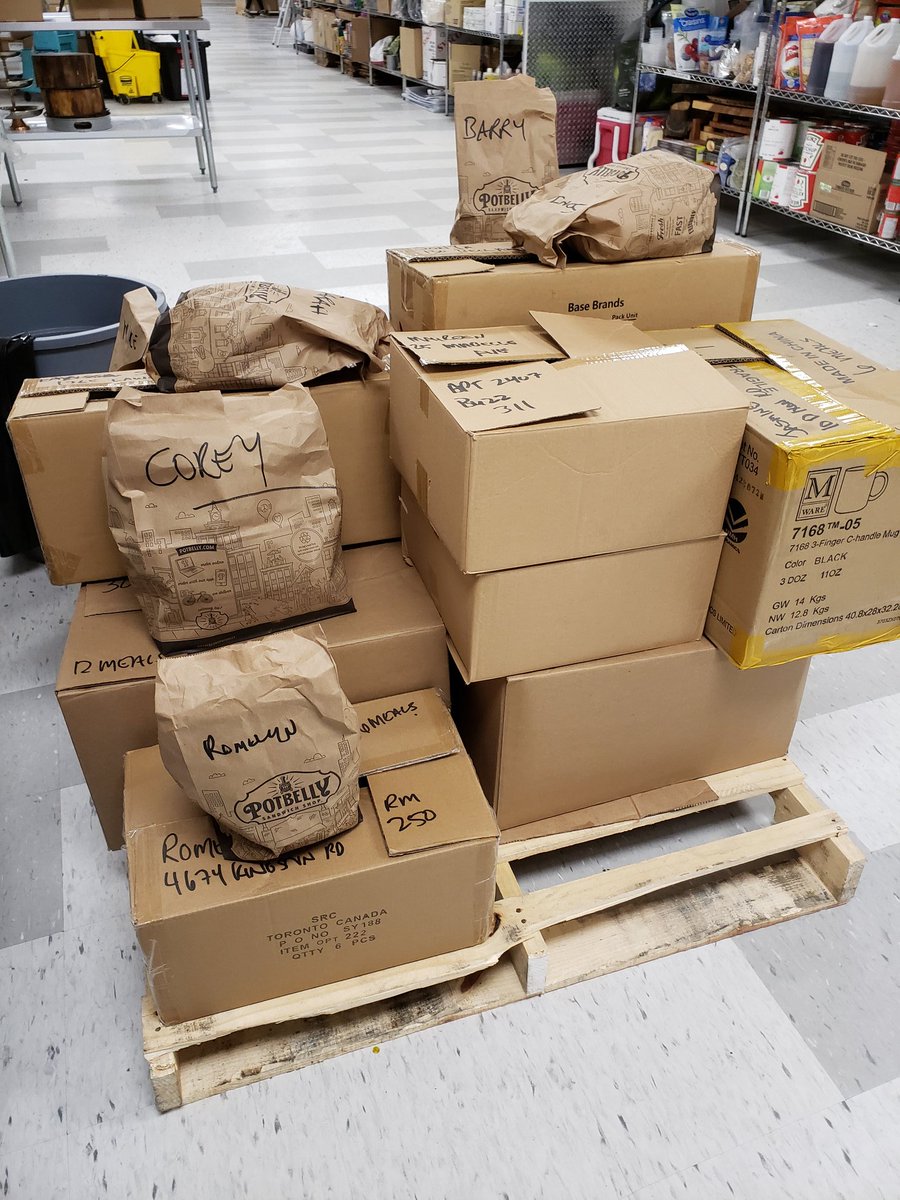 lovelollive's tweet photo. One skid if meals done another 350 to go.. and I am getting back in shape..win win
#FeedTheNeedy
#kitchen24
#mylegsarekilling https://t.co/CxZcgE77OM