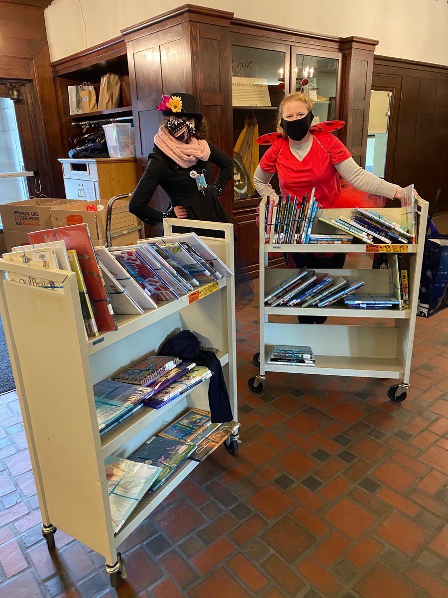HathawayBrown's tweet photo. Check out highlights from the Primary Schoolβs reverse parade of stories. Families drove their daughters around the campus front circle to greet their favorite book characters (HB teachers in disguise). The librarians also had a package of books for them to take home. #HBatHome https://t.co/FXVgCBBmBa