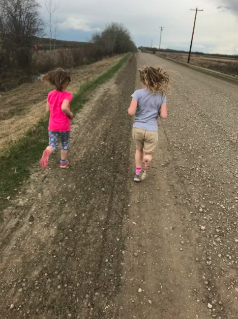 Grade one cousins from Camilla School, are loving the #virtualamayrc . They run twice a week on the gravel roads near their home. How are you participating in the Virtual AMA Youth Run Club?  #healthyathomeAB