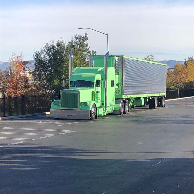 ✅ Follow, Like, Share and Comment 📝
#owneroperator  #truckinglifestyle  #mantruck  #volvotrucks  #scaniatruck  #actros  #truckpictures #bullbaytruckers #caterpillar #truck #trucksofinstagram #trucksluts #trucking #trucklife #truckstop #truckdaily #trucklovers #truckerlifestyle