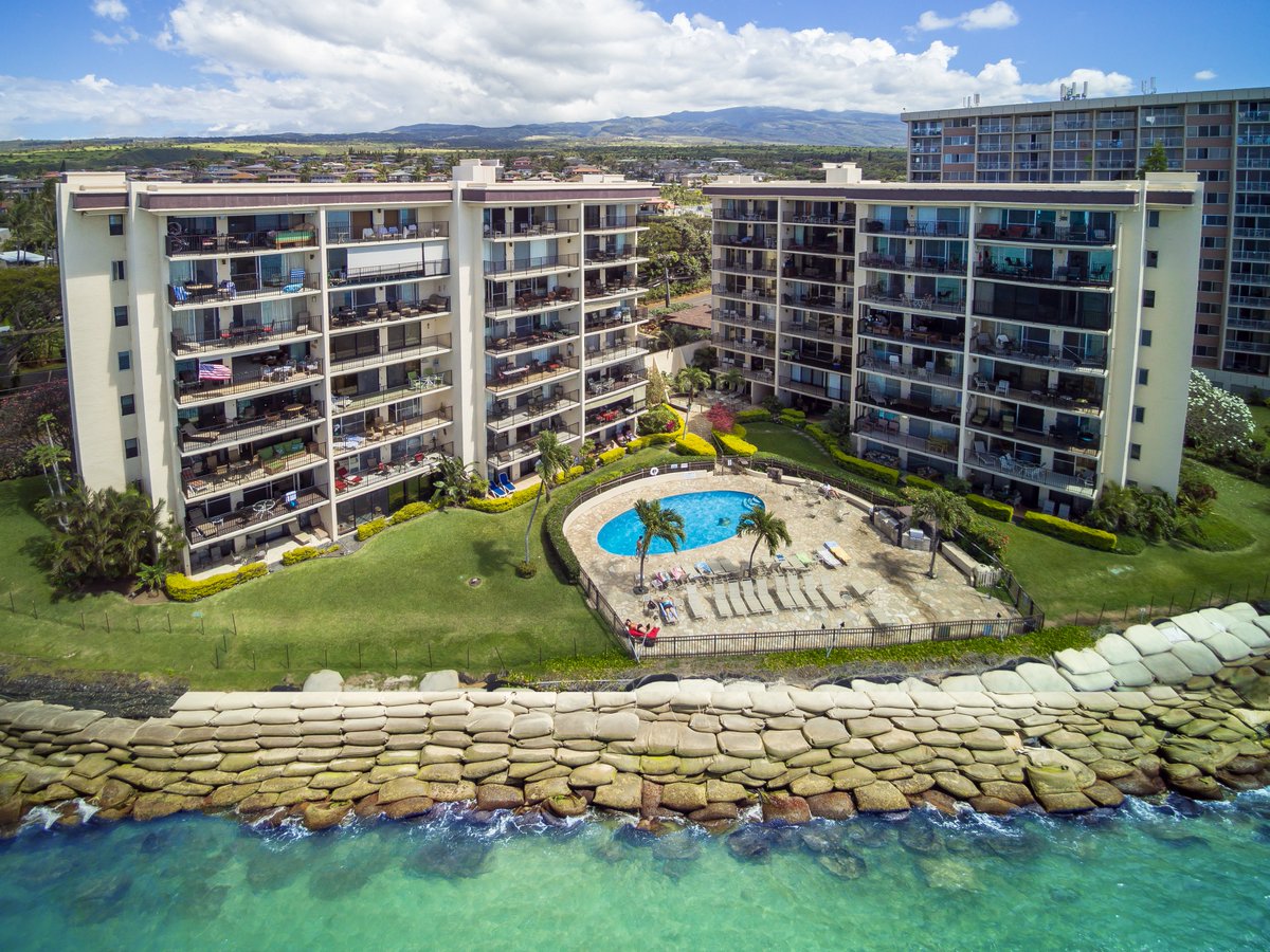 mauibeachfront1's tweet photo. We're so excited to welcome out newest condo into our inventory, Hololani #B301. Ideally located between bustling resort areas, this quiet, newly renovated 1,100 square-foot condominium offers spectacular third-floor views of neighbor islands. More info at https://t.co/2JFcLY40dp https://t.co/MCV3vHlgQv