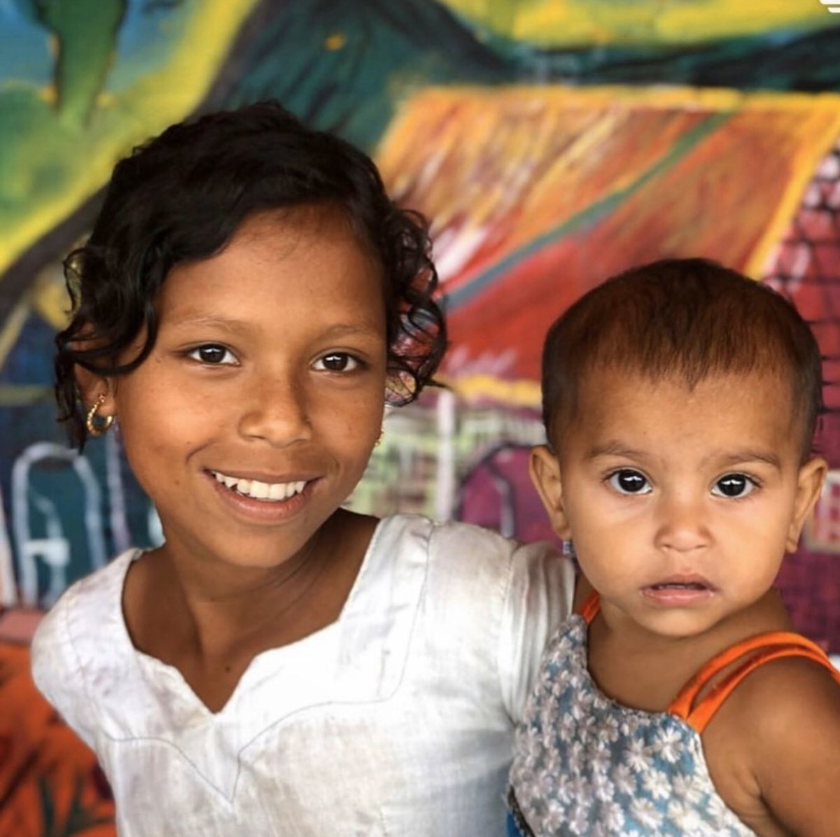 ArtolutionOrg's tweet photo. “Little girls with dreams become women with vision” - unknown #jointheartolution #artolution #genderequity #thefutureisfemale #collaborativeart https://t.co/TMIuXIROua