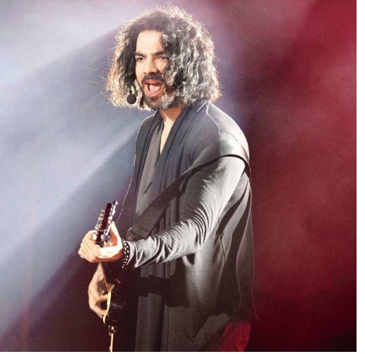 Tumiami88230491's tweet photo. You go to the skin of every character and live it!! U rocked it as #VickyVarma..just BRILLIANT!! @karanvgrover22
Bt here I'm drooling over ur Ghoongraale Baal KVG๐๐ฅ๐ฅ๐
How to overcome from this ?
#KaranVGrover # Spotlight2 https://t.co/upzGDqvUcg
