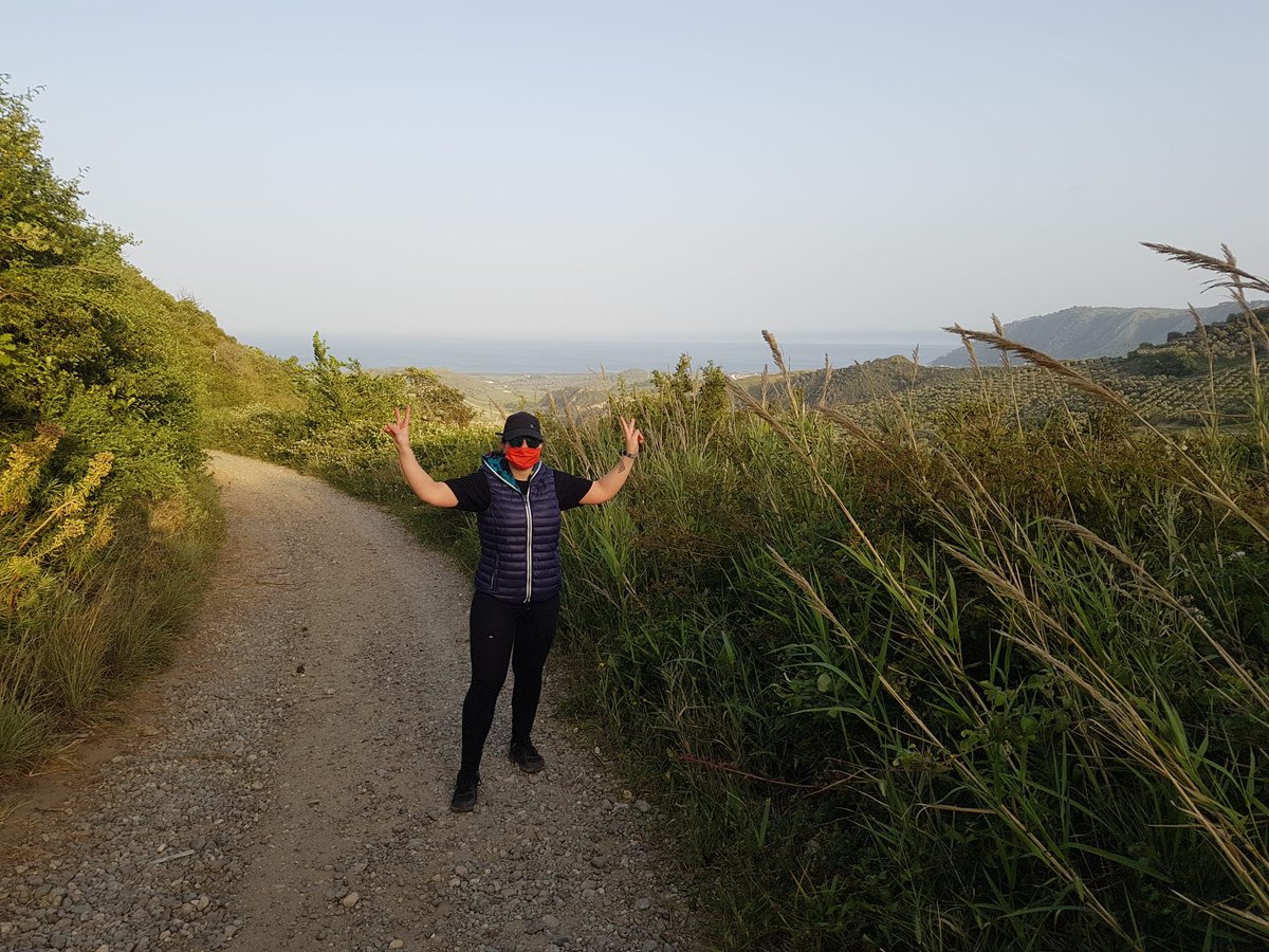 ValeDion5's tweet photo. --Se non scali la montagna, non potrai mai godere del panorama--
#pabloneruda #naturelovers #view #amazing #sky #sea #NaturePhotography https://t.co/SEMnVoKUac